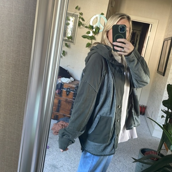 BKE Green Fall Layering Hoodie - Picture 4 of 12